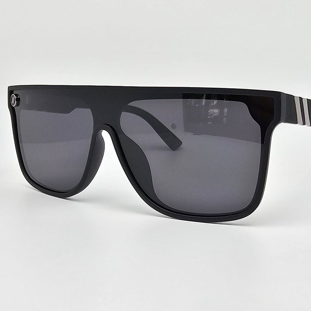 Blenders dark flatter Polarized